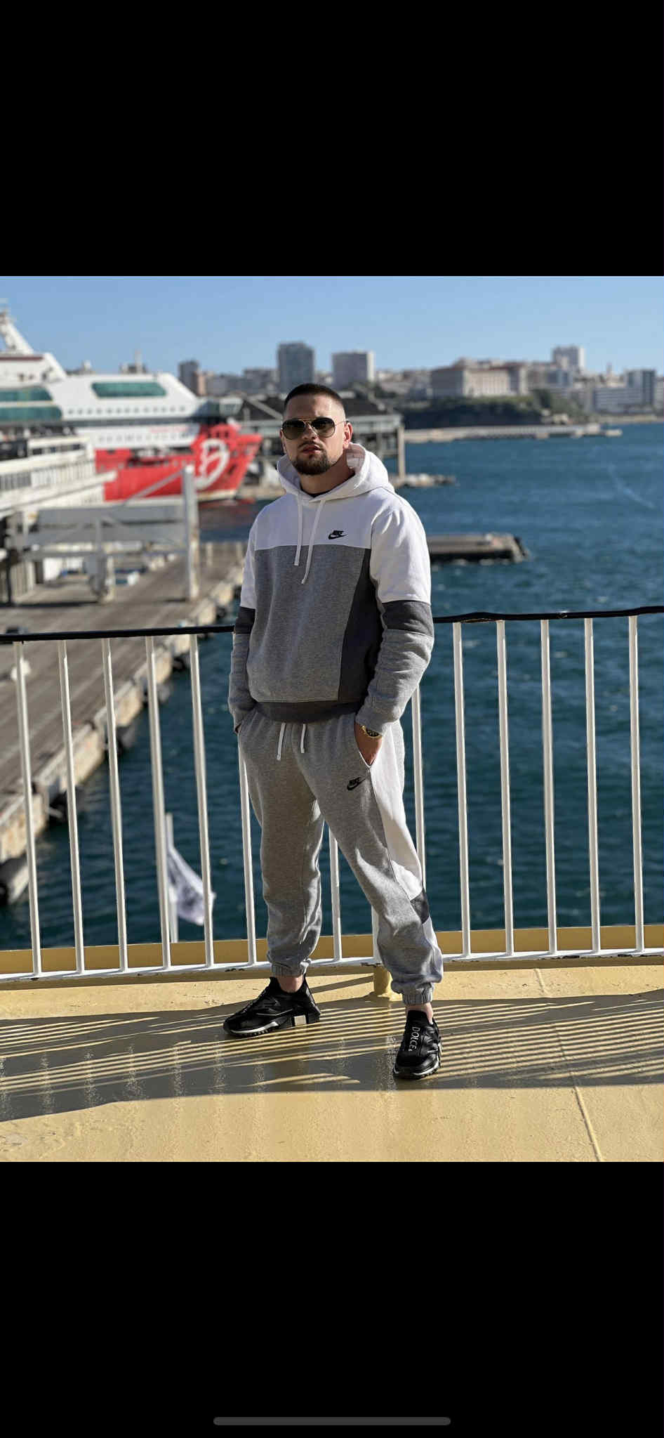Escorte Sexy - Bucuresti - Escorta senzuala iti pot oferi companie, masaj de relaxare, intr-o ambianta placuta, clipe linistite la domiciliul meu sau al tau.  Astept domni seriosi si manierati.  Detalii la telefon