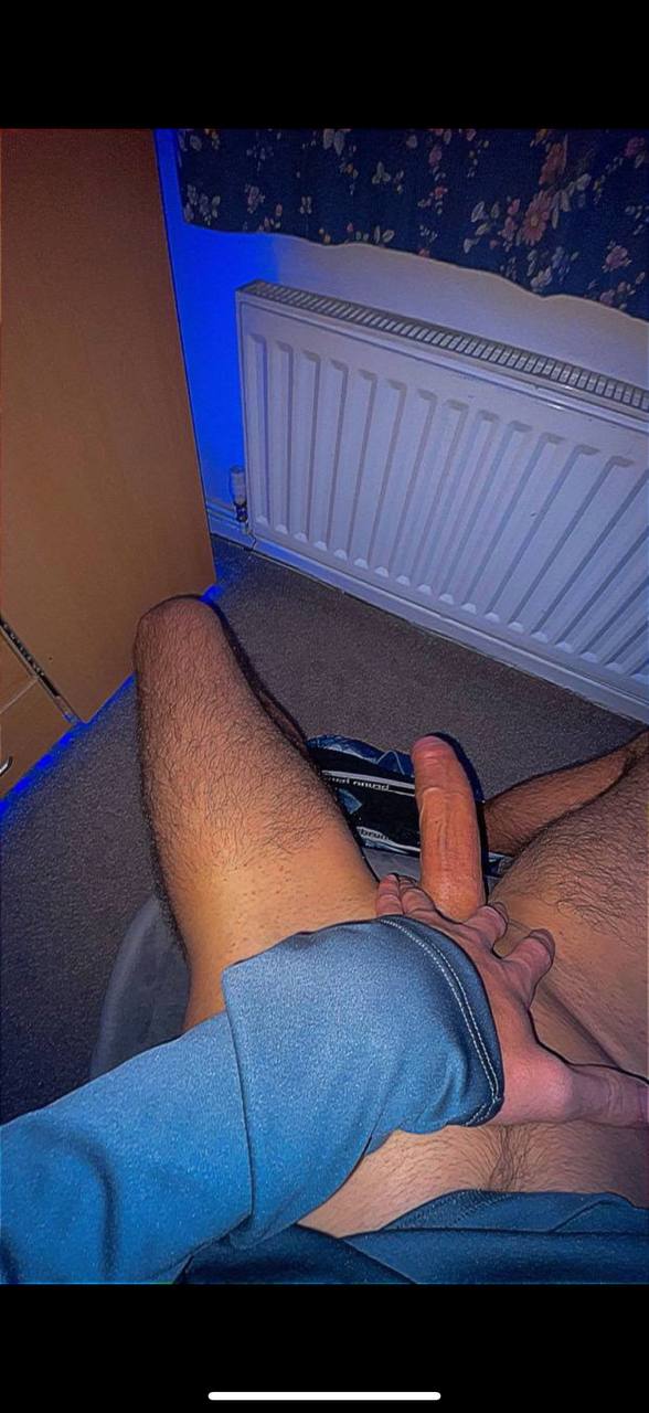 Escorta Sex - Tip discret și bine dotat disponibil pentru doamne domnișoare și cupluri dornice de nebunii.  - Telefon: 0741611794 