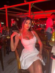 Bucuresti - Escorta Sexy - Escorta sexy si atenta la detalii te astept la mine domn serios sa-ti ofer cele mai bune servicii de companie, masaj de relaxare, body cu creme si uleiuri parfumate, esti un domn caruia ii place atmosfera atunci suna-ma, nu iti va parea rau.  Detalii la telefon. 