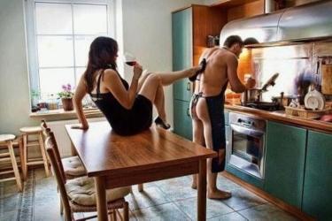 Escorte Sexy - Bucuresti - Inchiriez apartament in regim hotelier.  cu tot cu camerista.  Camerista cea sociabila si dezinvolta te asteapta imtr-o tinuta sexy in camera pregatita special pentru tine, un oaspete de soi, sa te destreseze cu un masaj, cu un dus in doi sau cu un lap dance.  Dupa ce iti incanta si seduce simturile, camerista iti destainuie ca ii place sa te domine cu pasarika pe fata, cu straponul sau in alte moduri si te face usor, usor sa ii cedezi puterea, sa te lasi pe mana ei, fara sa mai opui rezistenta.  O poti invita pe camerista la masa, in oras sau sa iti alunge plictiseala si monotonia din viata in calatorii.  Sunt mistress Sanziana, o femeie rafinata, prezentabila, open minded care stie sa iti cucereasca atat mintea, cat si simturile cu stilul ei unic si jucaus.  Iti pot oferi jocuri de rol/ de varsta/ de seductie/ de control/ de dominare/ de fetis/ de umilire/ de feminizare/ de incornorare.  Putem petrece impreuna cat timp doresti tu, fara graba, iar preludiul poate fi cat de lung iti doresti tu sa fie.  Cu mine traiesti experinte unice, memorabile.  Suna-ma si fa-ti rezervarea la mine din timp!