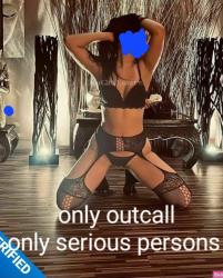 Bucuresti - Escorta Sexy - Escorta senzuala iti pot oferi companie, masaj de relaxare, intr-o ambianta placuta, clipe linistite la domiciliul meu sau al tau.  Astept domni seriosi si manierati.  Detalii la telefon