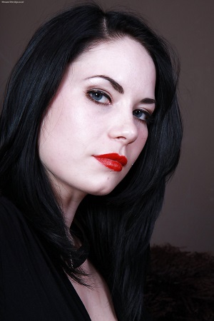 Bucuresti Si Toata Tara - Escorta Sexy - Stapana posesiva caut adoratori generosi pentru picioarele mele.  Imi place foot worship, trampling, stockings, pantyhose, uro, scato etc Daca vrei cu adevarat sa fii la picioarele unei domina, contacteaza-ma! Accept si incepatori sau sclava (umilire fizica si verbala), dominatoare sau supusa, ador jocurile bdsm, te astept pe tine sa ne jucam, orice fantezie kinky este posibila, imi place sa fiu supusa la perversiuni excentrice, doar pentru domni manierati si adulti.  Tel 0906-760-888 (1, 9 eur/min+tva) sau detalii si prin sms la nr 1580 (1, 5 eur/sms+tva) sa trimiti textul STAPANA POSESIVA.  Bdsmul reprezinta ptr mine un stil de viata!!!