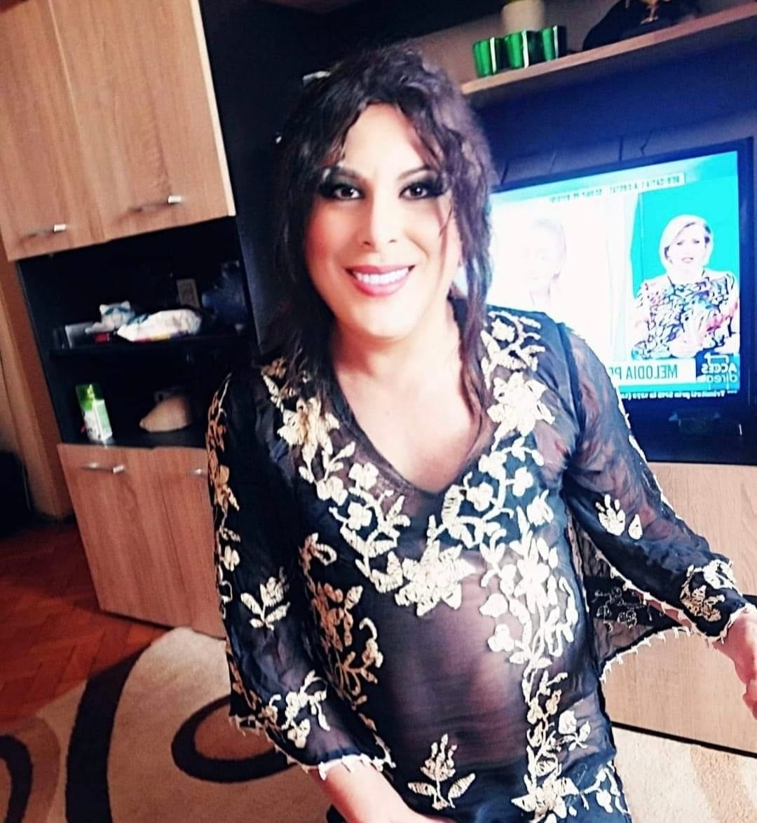 Escorte Sexy - Bucuresti - Escorta stramta sexy te astept la mine domn serios sa-ti ofer cele mai bune servicii de companie, masaj .  , esti un domn caruia ii place atmosfera atunci suna-ma, nu iti va parea rau.  Detalii la telefo
