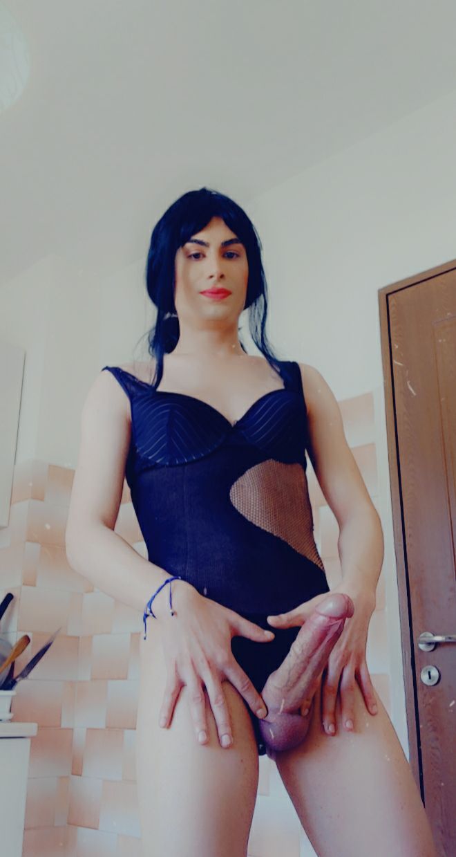 Escorte Sexy - Bucuresti - Eva travestita XXL dotata accept si cupluri sunt doar activa ofer si show