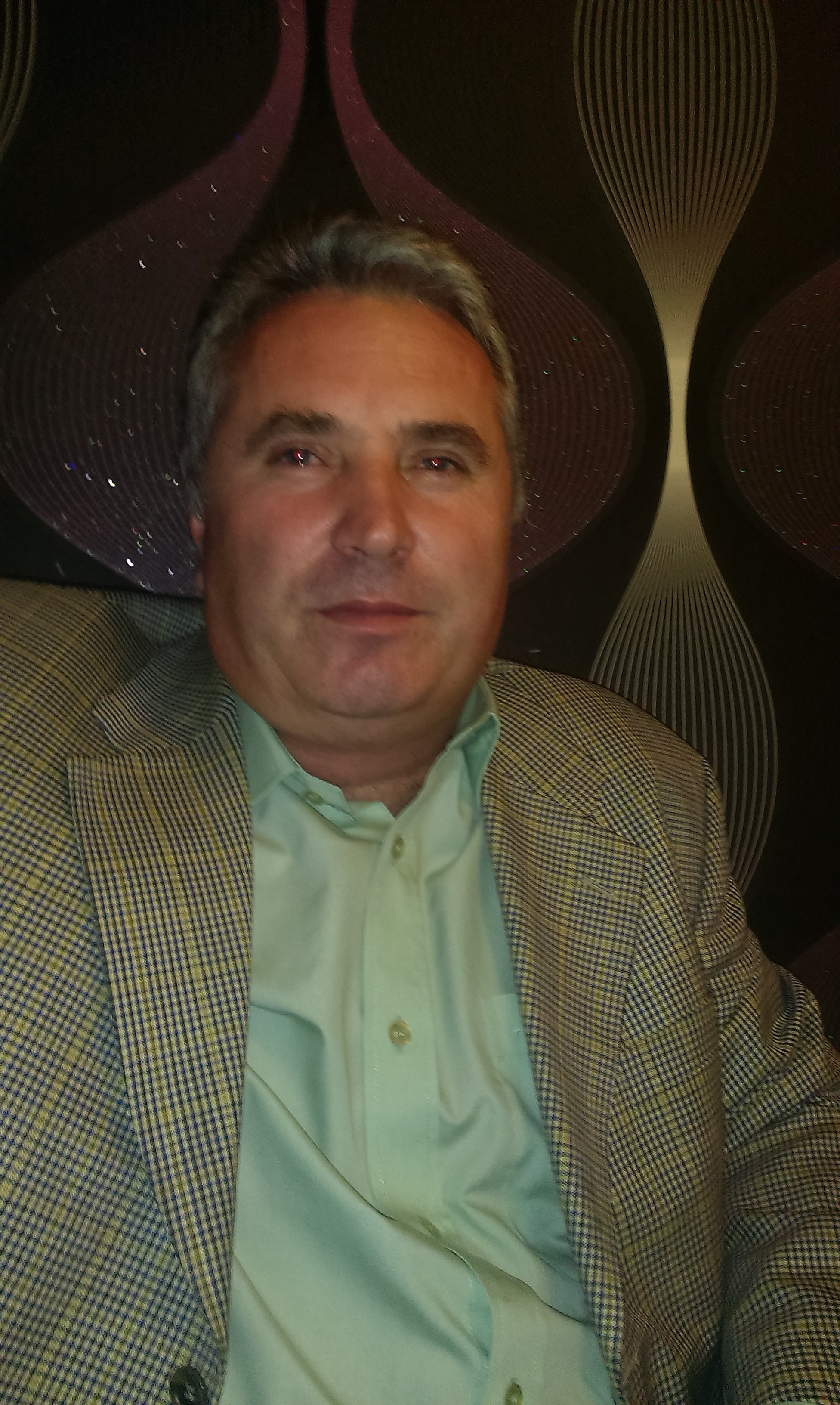 Escorte Sexy - Constanta - Sunt un tip atent ?i tandru va îndeplinesc dorin?e aprinse în privat