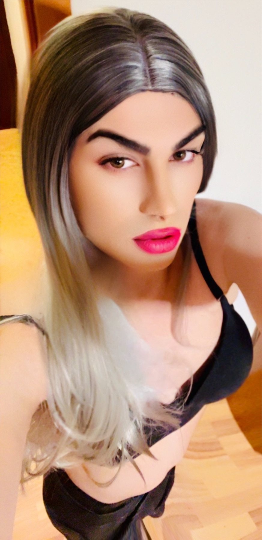 Escorte Sexy - Bucuresti - Carolina travestita dominatoare activa XXL