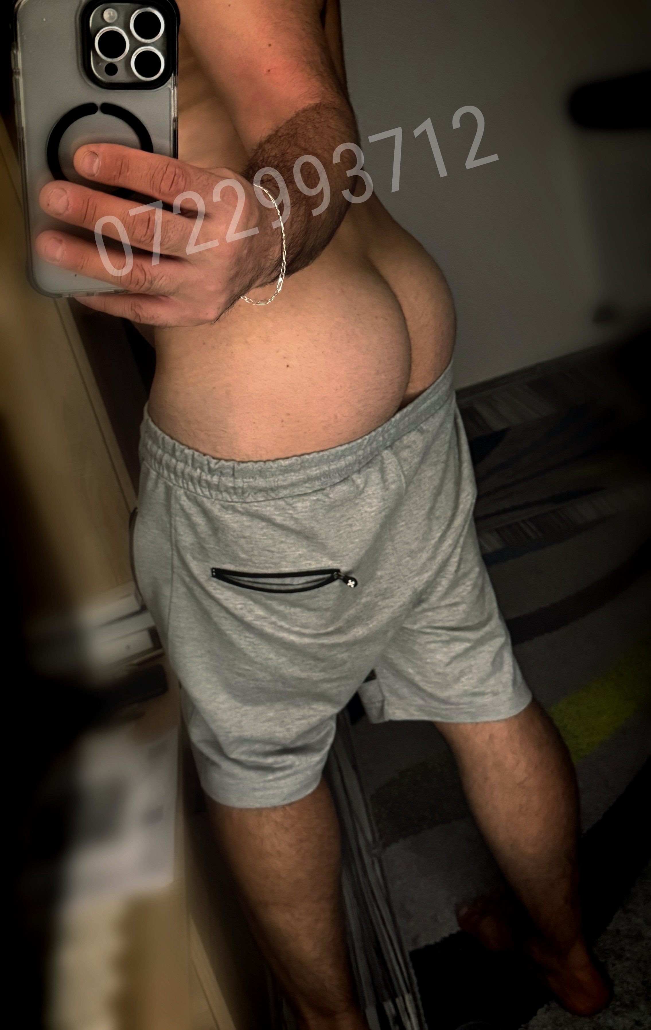 Escorte Sexy - Bucuresti - PASIV 35 ani, curat discret.  .  .  Caut doar ACTIV cu varsta cuprinsa intre 30 -46 ani pentru distractie si SX fara contra cost, nu percep taxa .  Daca vrei sa ne distram si ai pofta si apetit SX-ual mare si brutal te astept sa ma contactezi la nr afisat in anunt doar pe Whatsapp.  Nu raspund la apel(Rog discretie ) Accept si STRIGHT(Heterosexuali) care vor sa incerce fara retineri