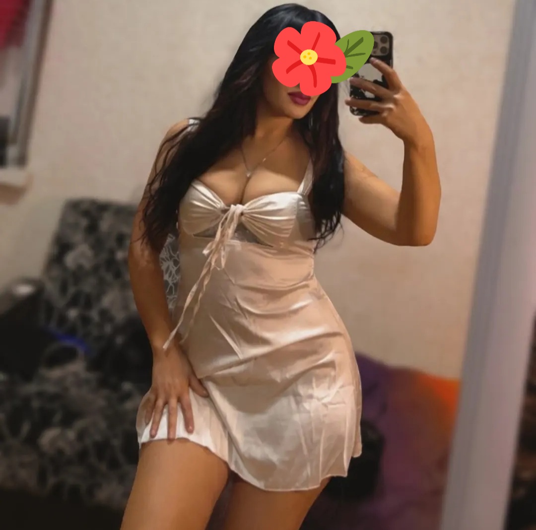 Escorta Sex - Top escorta bruneta titrata, cu experienta, o fire placuta, calma si rabdatoare ofer companie, masaj de relaxare si terapeutic in conditii de lux.  Detalii la telefon.  - Telefon: 0755263517 