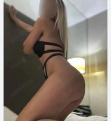 Pitesti - Escorta Sexy - Escorta manierata am revenit.  Ofer companie si masaj terapeutic facut cu creme si uleiuri aromate domnilor manierati intr-o locatie discreta.  Locuri de parcare si ac.  Detalii la telefon. 