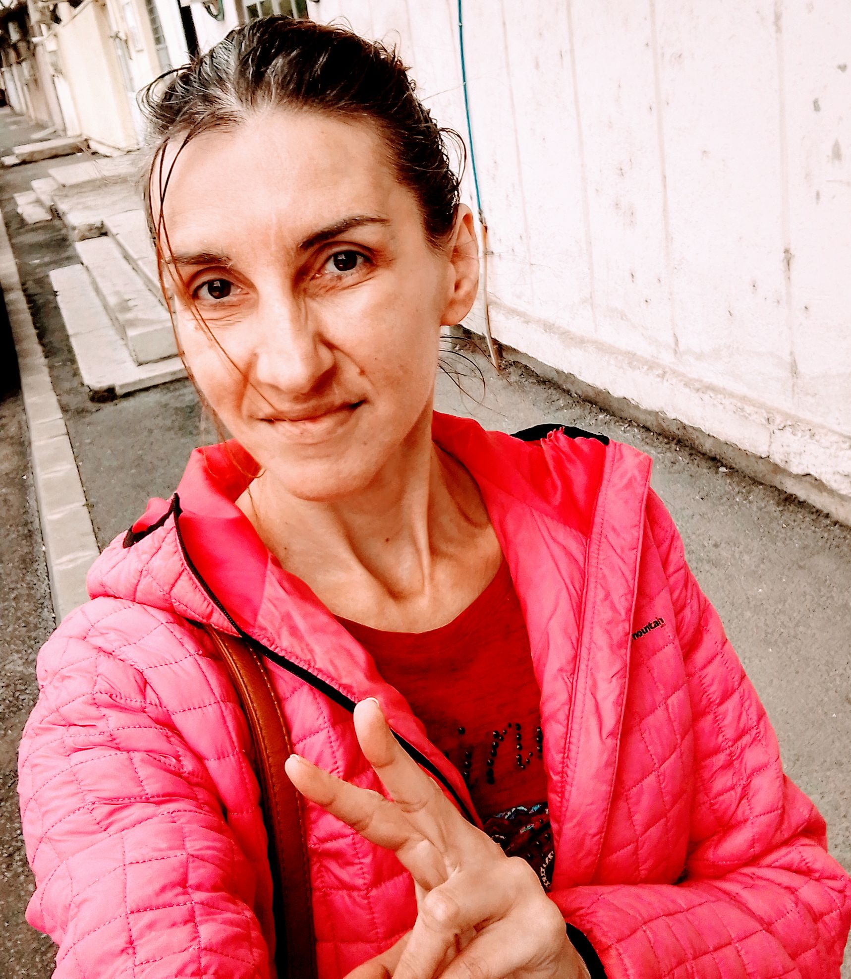 Escorta Sex - Pt o relaxare contactează mă Galați folosesc și WhatsApp poza reală ofer companie domnilor manierati.  Galați - Telefon: 0746688934 