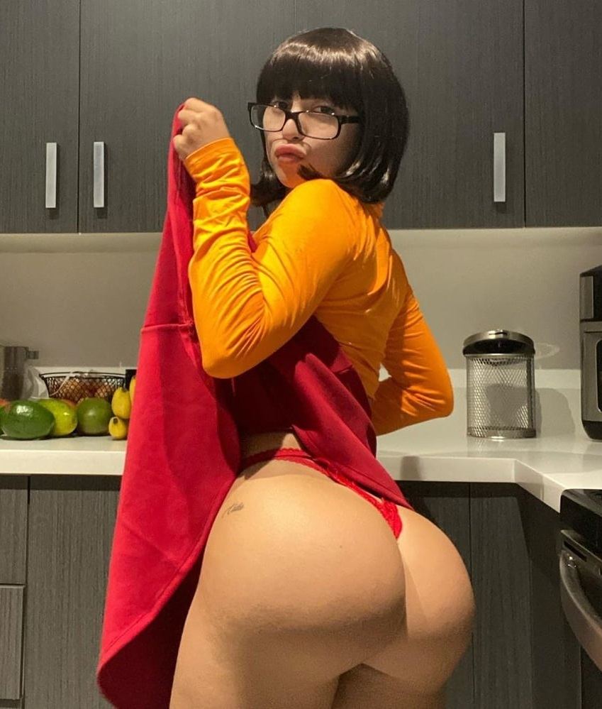 Bucuresti Toata Tara - Escorta Sexy - Bubulina buna de tot, oriunde si cat mai mult! Sunt buna la toate dar vreau sa iti arat personal.  Te astept intr-o locatie discreta sa o punem de mamaliga! Astept sa ma suni la 0906 760 654 sau imi poti scrie SMS la numarul 1533 cu textul BUBULINA, la orice ora si te voi contacta eu instant.  Pupici! Celor peste 18 ani! Pret 1, 3 eur/min sau 1, 5 eur/sms fara tva