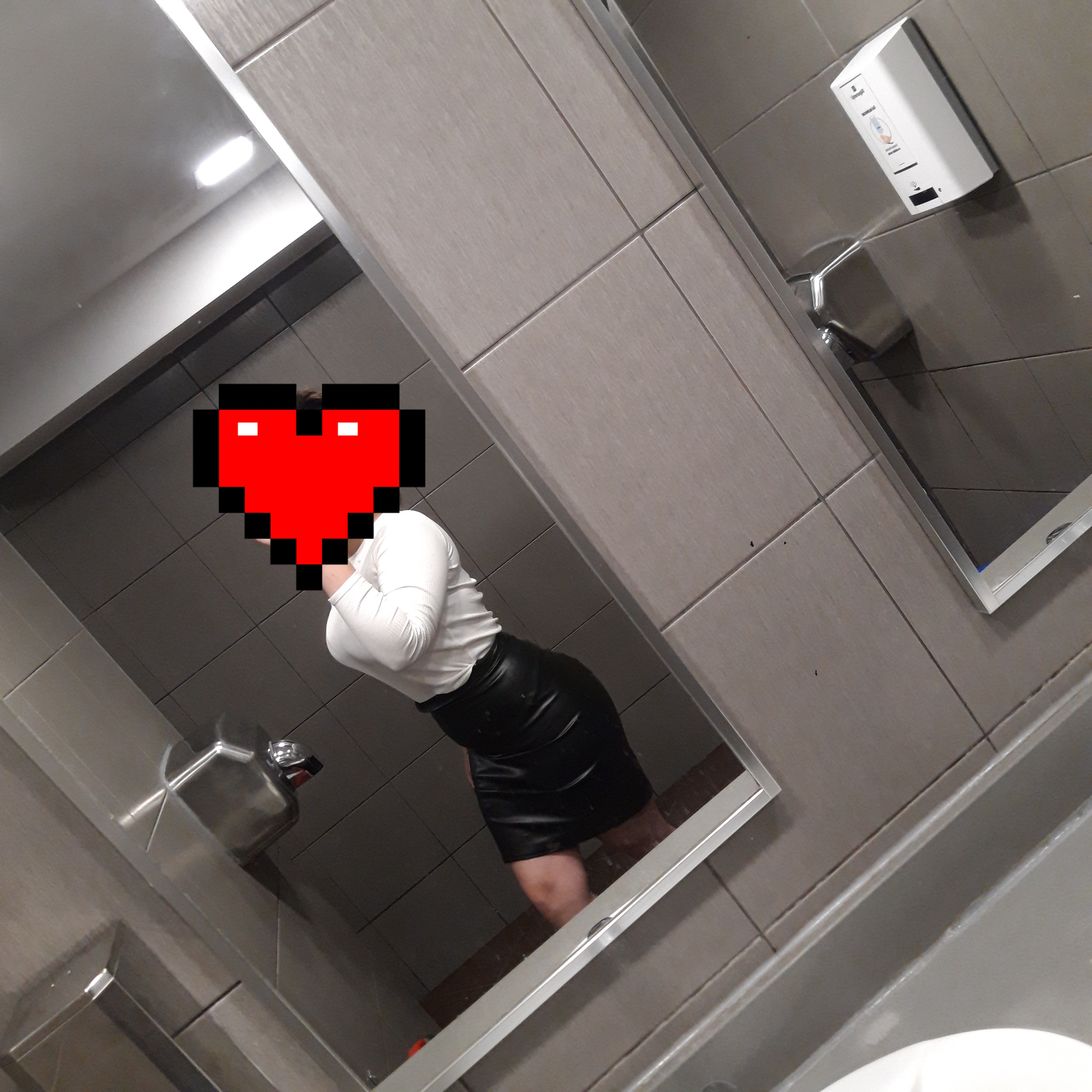 Escorta Sex - Buna sunt noua la tn in zona vrei sa ne cunoastem mai bine - Telefon: 0786054459 