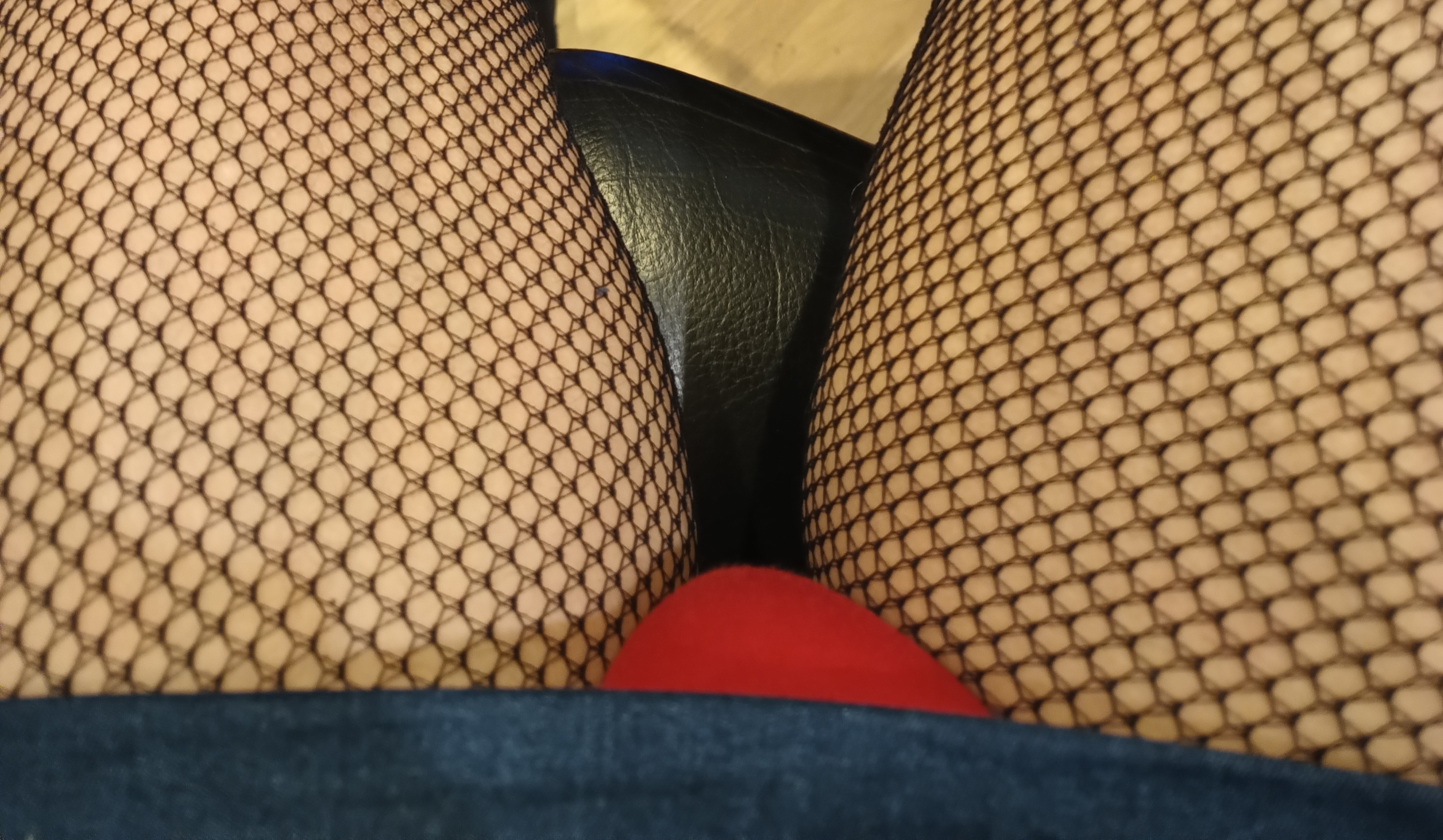 Escorte Sexy - Ploiesti - Sug PULLA in masina, natura sau la tine. 