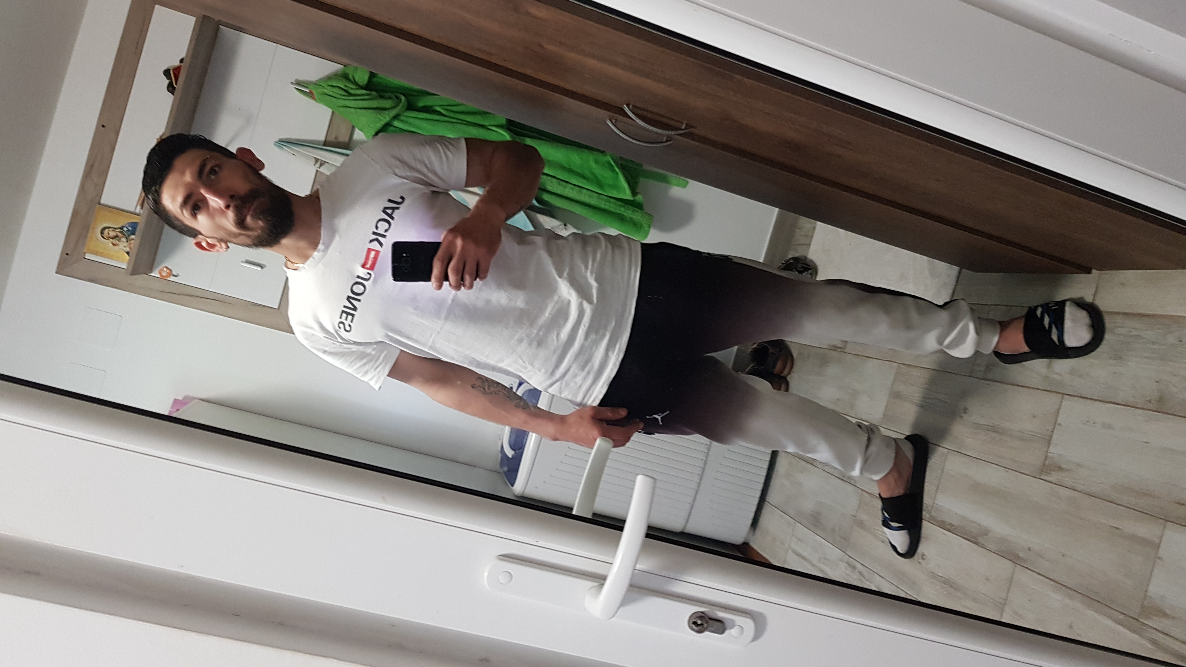 Escorte Sexy - Constanta - Sunt disponibil pentru to?i b?ie?ii activi ?i pasivi