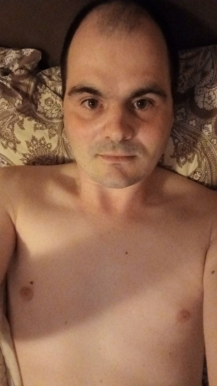 Galați - Escorta Sexy - Eu sunt Marian din Tudor Vladimirescu jude?ul Gala?i sunt doar activ sunt în c?utarea unui pasiv care s? îmi fac? toate pl?cerile doresc s? cunosc persoane serioase bazat? pe sinceritate