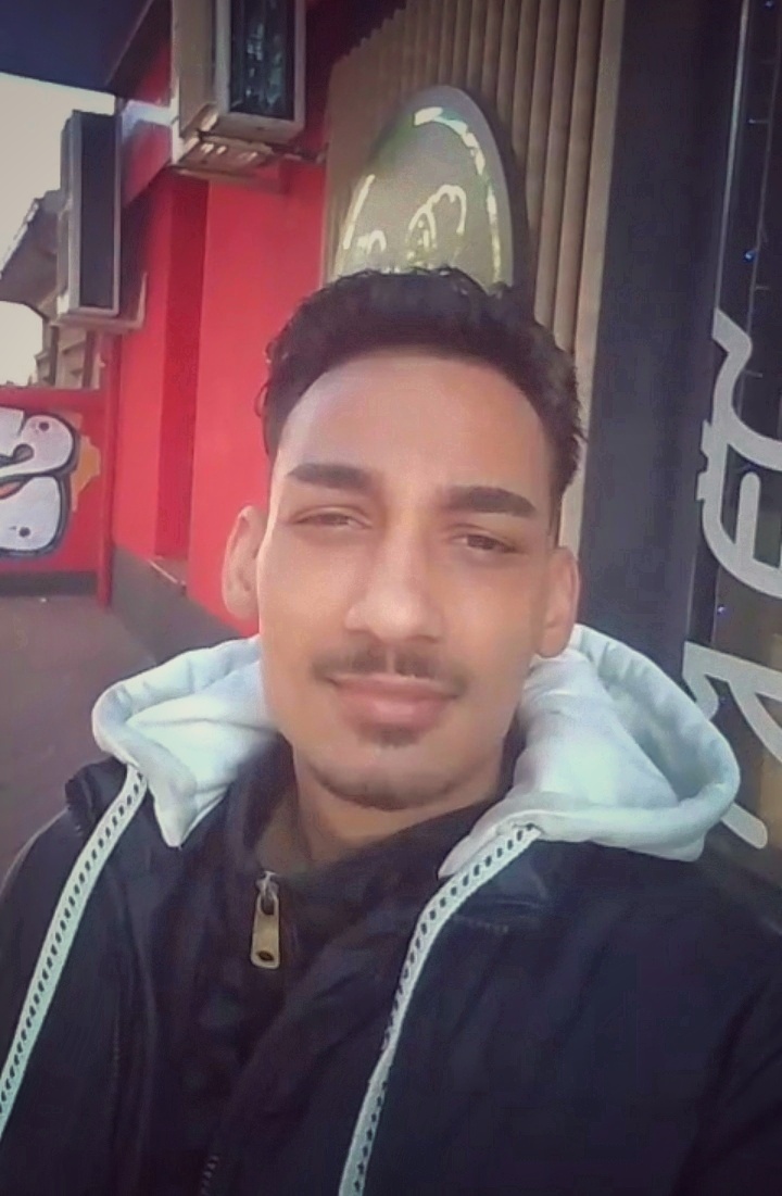 Bucuresti - Escorta Sexy - Salut bi escort' hai sa ne distram de craciun la un pahar de vin si distractie garantata 
Un baiat din bucuresti educat creativ linistit si cu simtul umorului vrea sa iti faca pe plac daca crezi in mine scrie-mi pe WhatsAppp si hai sa ne cunoastem