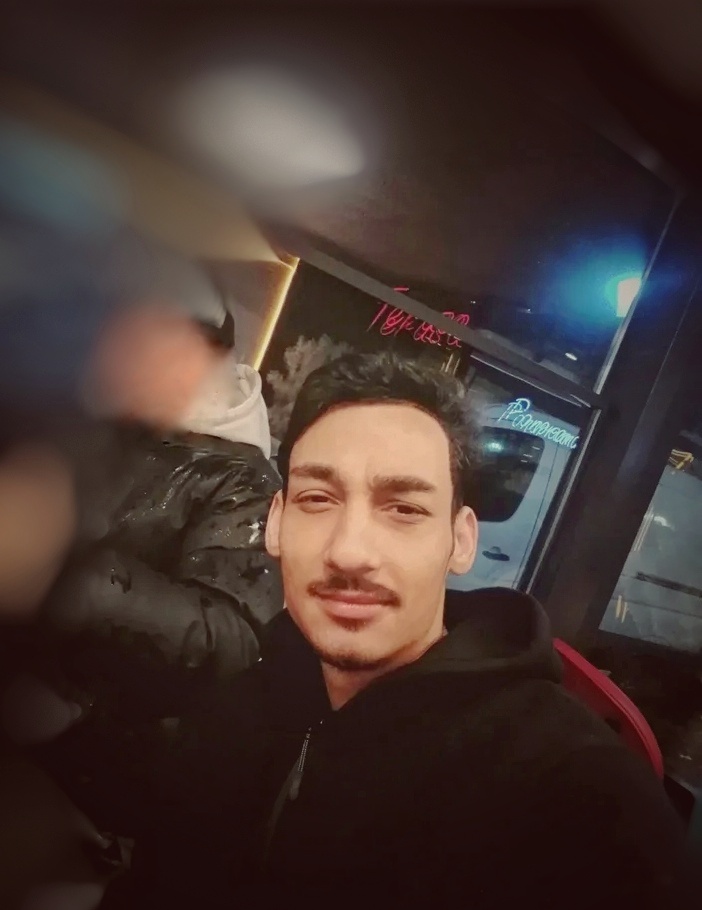 Escorte Sexy - Bucuresti - Salut esc ai chef de distractie
Sunt disponibil cu chef discret
Ofer cea ce tine de activ folosesc condom de regula ma deplasez eu unde ai locatia
Pentru detalii scrie mi pe Whatsapp 
Trimit si videoclipurii xxx contra cost