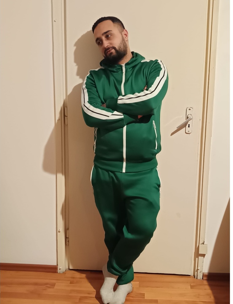 Escorte Sexy - Bucuresti - Salut sunt Alin un tân?r educat serios manierat a?i pot oferi masaj de relaxare te a?tept la mine în loca?ie a?tept domni serio?i ?i genero?i