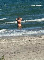 București - Escorta Sexy - Escorta senzuala iti pot oferi companie, masaj de relaxare, suntem cuplu soț si soție vă asteptam să va descoperiți cele mai ascunse fantezii si secrete suntem deschisi si naturali.  .  .  intr-o ambianta placuta, clipe linistite la domiciliul meu sau al tau.  Astept domni seriosi si manierati.  Detalii la telefon