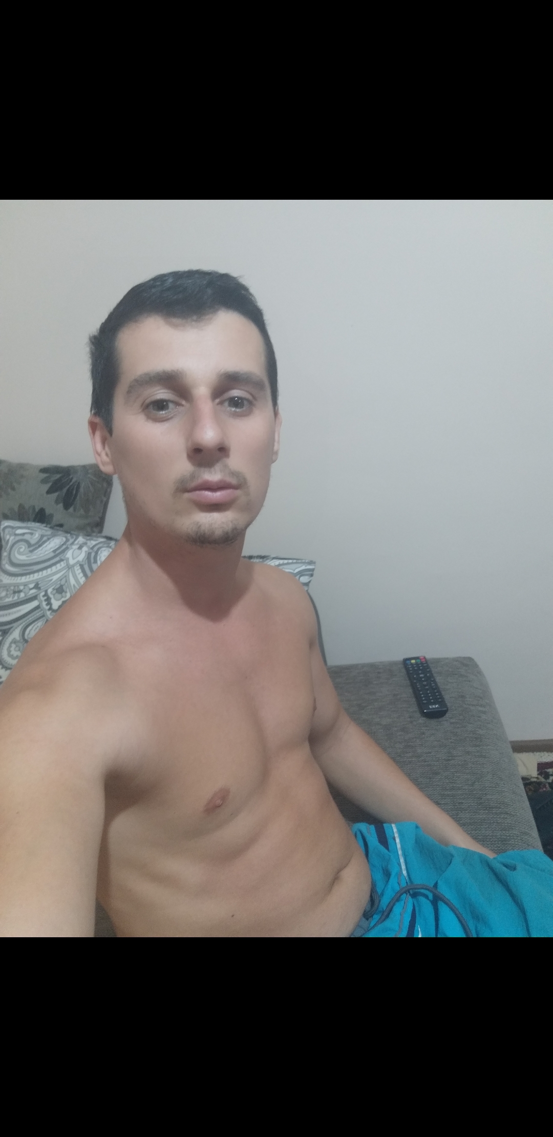 Escorta Sex - Buna fetelor barbat singur cauta doar femeie ofer totul gratis hai sa vorbim pe watshapp te astept - Telefon: 0751644179 