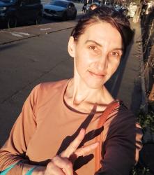 Escorte Sexy - Galați - Escorta matura  iti pot oferi companie, intr-o ambianta placuta, clipe linistite la domiciliul meu.  Astept domni seriosi si manierati.  Detalii la telefon / whatsap.  100% reală. 