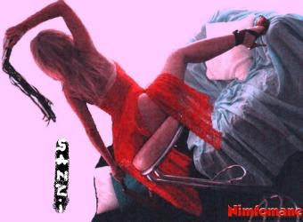 Bucuresti - Escorta Sexy - Muls, tachinat, frecat intre talpi.  Raspund afirmativ invitatiei tale la o cina atipica, excitanta pentru un orgasm atipic, controlat de talpile mele fine cu sau fara nylon, pe sub masa.  Tu vei servi la cina in mod expres sampania din pasarika mea si propria ta sperma de pe picioarele mele, fesele mele sau de pe sanii mei.  Imi voi baga cate un deget in pasarika si ti-l voi da sa il sugi in timpul cinei.  Imi voi intinde picioarele pe masa, sa imi savurezi si sugi fiecare deget.  Iti voi baga o mana in pantaloni si voi incepe sa te strang usor de oua si sa te masturbez.  Imi voi da jos chilotii, ti-i voi pune in farfurie, iti voi impinge capul spre ei si te voi baga cu fata in ei, sa ii mirosi! Pentru mine vei cumpara o bautura fina.  Iti voi da cate o inghititura din ea si tie direct din gura mea dupa ce voi sorbi din ea.  Ma voi intinde pe masa si te voi pune sa lingi de pe mine frisca.  Te voi masturba, plesni, scuipa peste scula, iti voi da suturi in ea pe sub masa sau intinsa pe masa pana ma vei improsca cu sperma dupa care te voi pune sa ma cureti cu limba! Sunt stapana Sanziana, o dominatoare creativa si dezinvolta care stie cum sa se joace cu mintea ta si cu simturile tale.   Calatoria ta personala pe taramul femdom are nevoie de un ghid/ antrenor personal experimentat, ca mine.  Scot la suprafata cele mai umilitoare, submise, bizare, excentrice, vicioase, perverse, masochiste parti din tine.  Suna-ma pentru orice fantezie atipica ai!