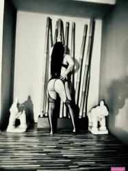 Escorte Sexy - Bucuresti - Escorta sexy si atenta la detalii te astept la mine domn serios sa-ti ofer cele mai bune servicii de companie, masaj de relaxare, body cu creme si uleiuri parfumate, esti un domn caruia ii place atmosfera atunci suna-ma, nu iti va parea rau.  Detalii la telefon. 