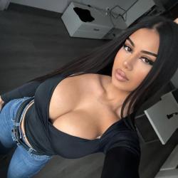 Escorte Sexy - Giurgiu - Escorta bruneta reala, draguta si cu bun simt ofer companie, masaj terapeutic si masaj corporal de intretinere.  Prosoape curate, igiena.  Pt.  detalii in plus suna-ma.  Detalii la telefon. 