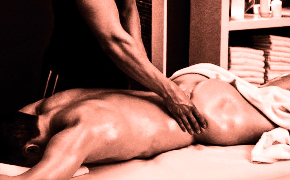 Bucuresti - Escorta Sexy - ESCORT ACTIV DOTAT OFER COMPANIE INTIM? DAU LA SUPT FUT SI MASAJ LA MINE IN LOCATIE.  INITIEZ SI INCEP?TORI DACA VREI SA VI LA MINE MA SUNI SI DAU DETALII APEL PE NR CAND VI LA MINE