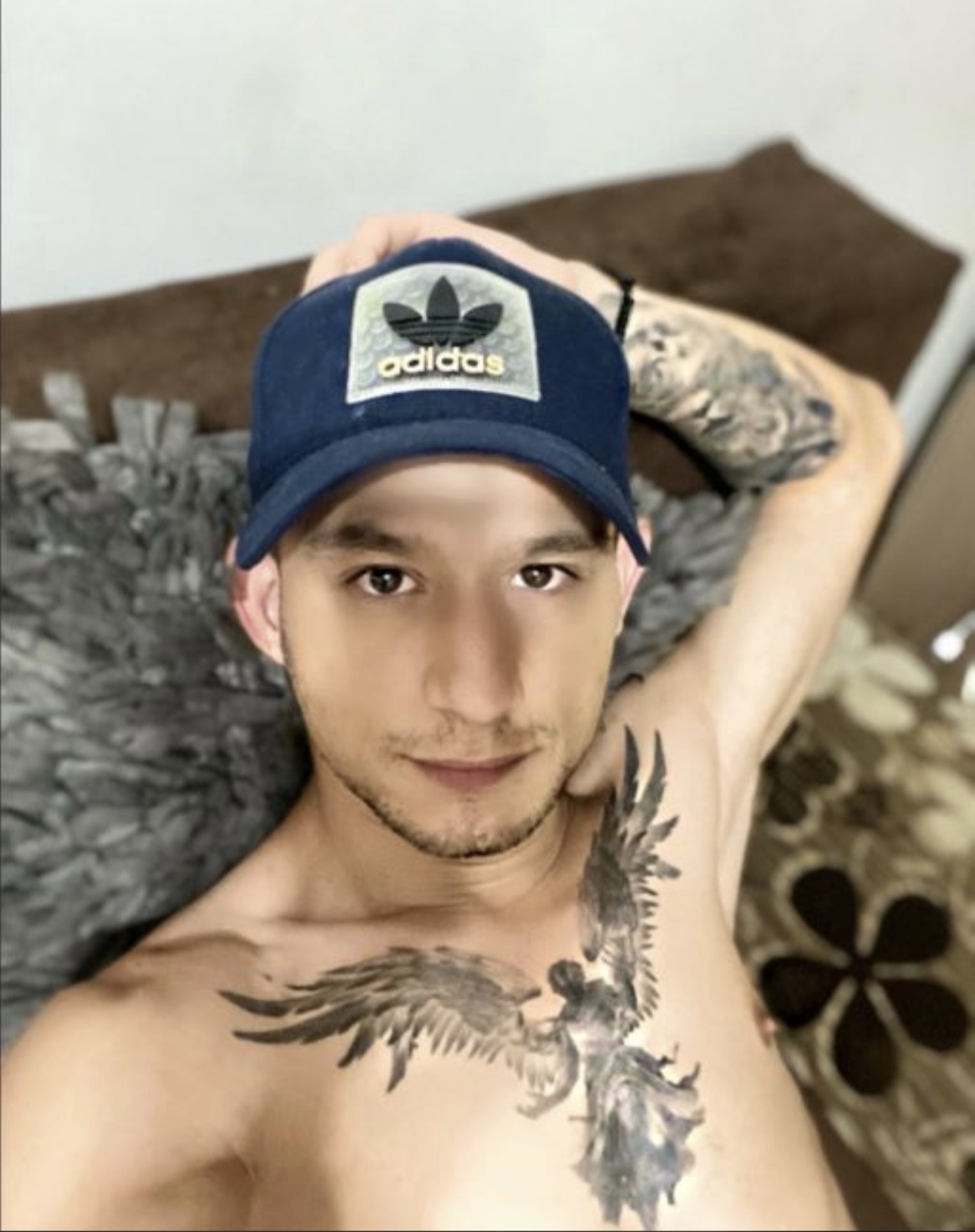 Escorte Sexy - Bucuresti - Salut, ma numesc David , 29 ani , activ cu locatie .  Va ofer masaj de relaxare erotic si multe alte fantezii, trebuie doar sa fi decis ce vrei! Nu raspund la numere private ! Nu trimit poze xxx! Cei ce au pofta de caterinca vor fi blocati! Mai multe detalii va astept la telefon sau whatsApp! Multumesc