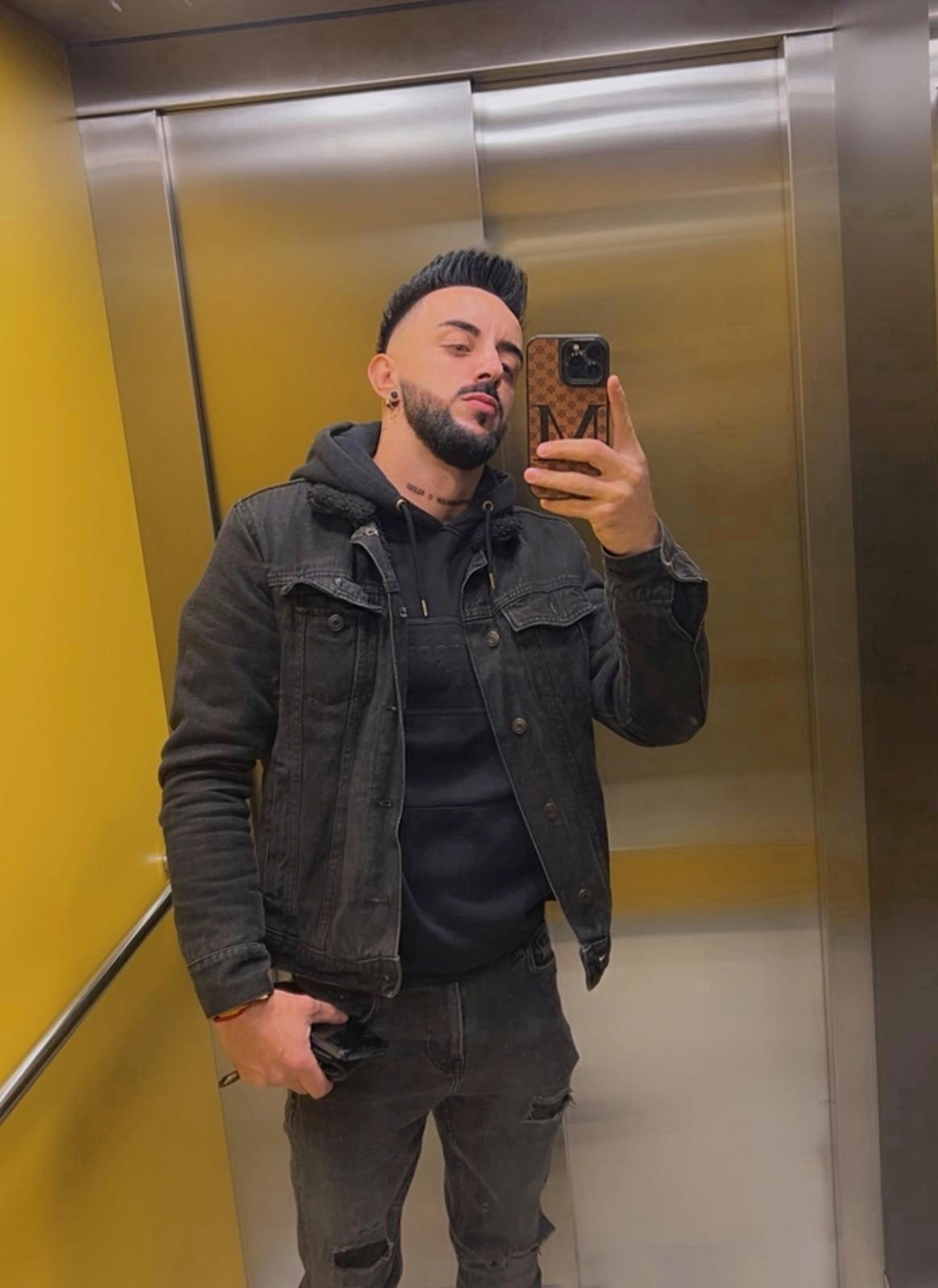 Escorte Sexy - Bucuresti - Te-ai saturat sa fi mintit si tradat? Noi suntem aici sa vezi contrariul Suntem 2 barbati activi cu potential Potriviti pentru oricine Deschisi la minte prietenosi respectuosi Seriosi Suntem escorte : Cele mai interesante intalniri cu noi le ai Cele mai interesante videoclipuri La noi vezi Vrei sa crezi ? Anunta ne cu un mesaj Pentru videoclipuri sau sa ne intalnim real Disponibili non stop cu locatie sau ne deplasam noi la tine Vrei sa te distrezi cu adevarat? Contacteaza ne