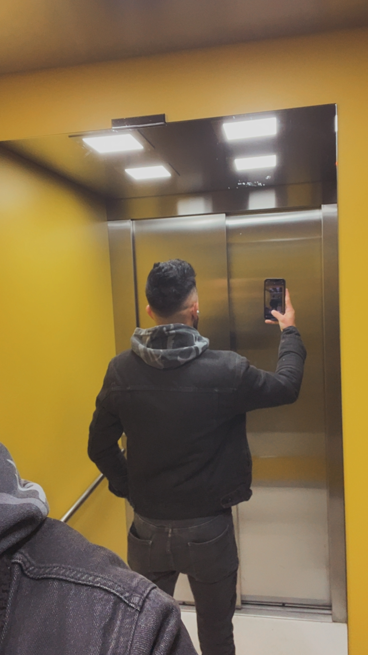 Escorte Sexy - Bucuresti - Ai mai facut sxx cu un baiat tanar?
Ai avut experienta in care nu ai uitat o nici azi ?
Te-a facut sa te simti atat de bine incat ii mai scrii 
Vrei sa iti arat ce stiu? 
Cum ma desfasor in pat .  .  ?
Am 26 de ani bucuresti baiat educat linistit 
Creativ spontan imi place sxxul pe bnni 
Pentru ca ma satisface 
Iti arat si videoclipuri sa vezi inainte cat de experimentat sunt cat talent am in pat 
Desigur videoclipuriile vin contra cost 
Eu sunt Cristi 
Prietenul meu Vlad 
Hai sa te invatam ce nu stii despre sxx
