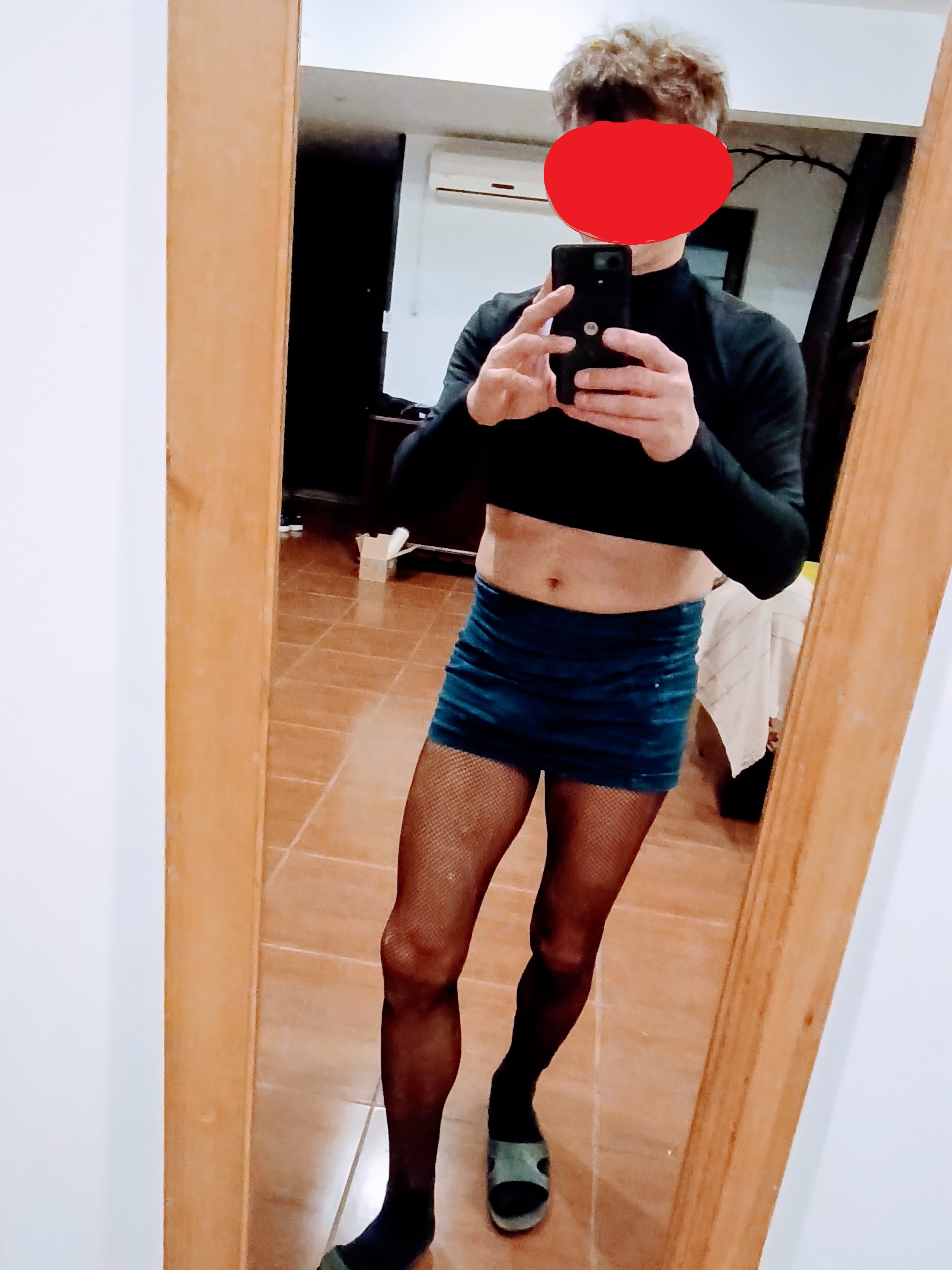 Escorte Sexy - Ploiesti - Sunt doar PASIV.  Sug PULLA la ACTIVI convinsi , am loc