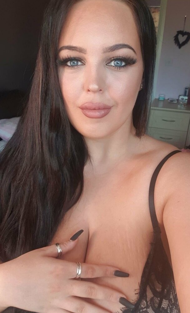 Bucuresti Toata Tara - Escorta Sexy - Sunt o doamna sexy si apetisanta cu forme naturale, care iti va oferi servicii superexcitante, cu preludiu, sex oral si normal, sex intre sani, vei avea experienta de vis.  Domnii carorale plac femeile cu forme apetisante să ma contacteze, ceilalti sa se abtina.  tel 0906-800-800.  Sau trimite SMS la nr.  1533 cu textul FORME si te contactez eu.  Tarif 1, 9 eur/min sau 1, 5 eur/sms fara tva, pentru adulti. 