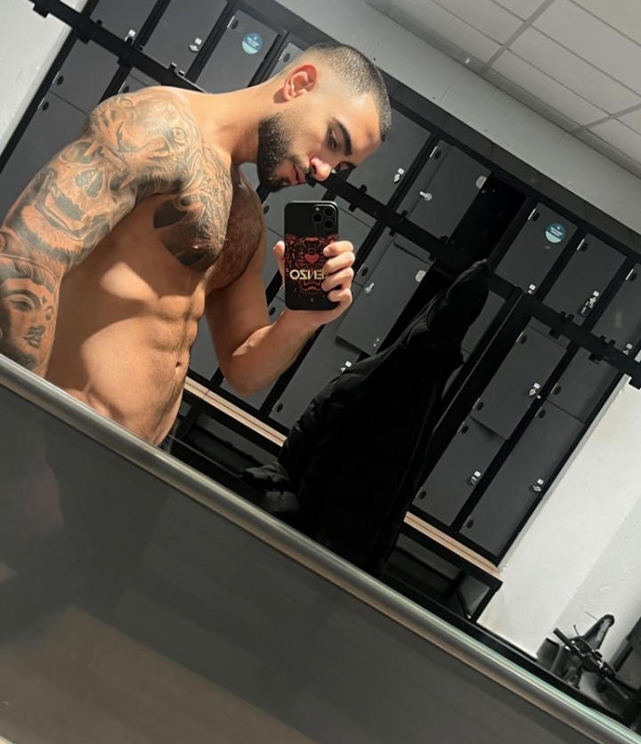 Bucuresti - Escorta Sexy - Hi , ne distram? 
Ofer videoclipurii domniilor gener*osi, curiosi 
Videoclipurii interesante, creative cu *s*ex, 
Dominare, doferite po*zitii 
*o*r*al , si pe camera de la whatsapp 
Show streaptise distractie garantata
