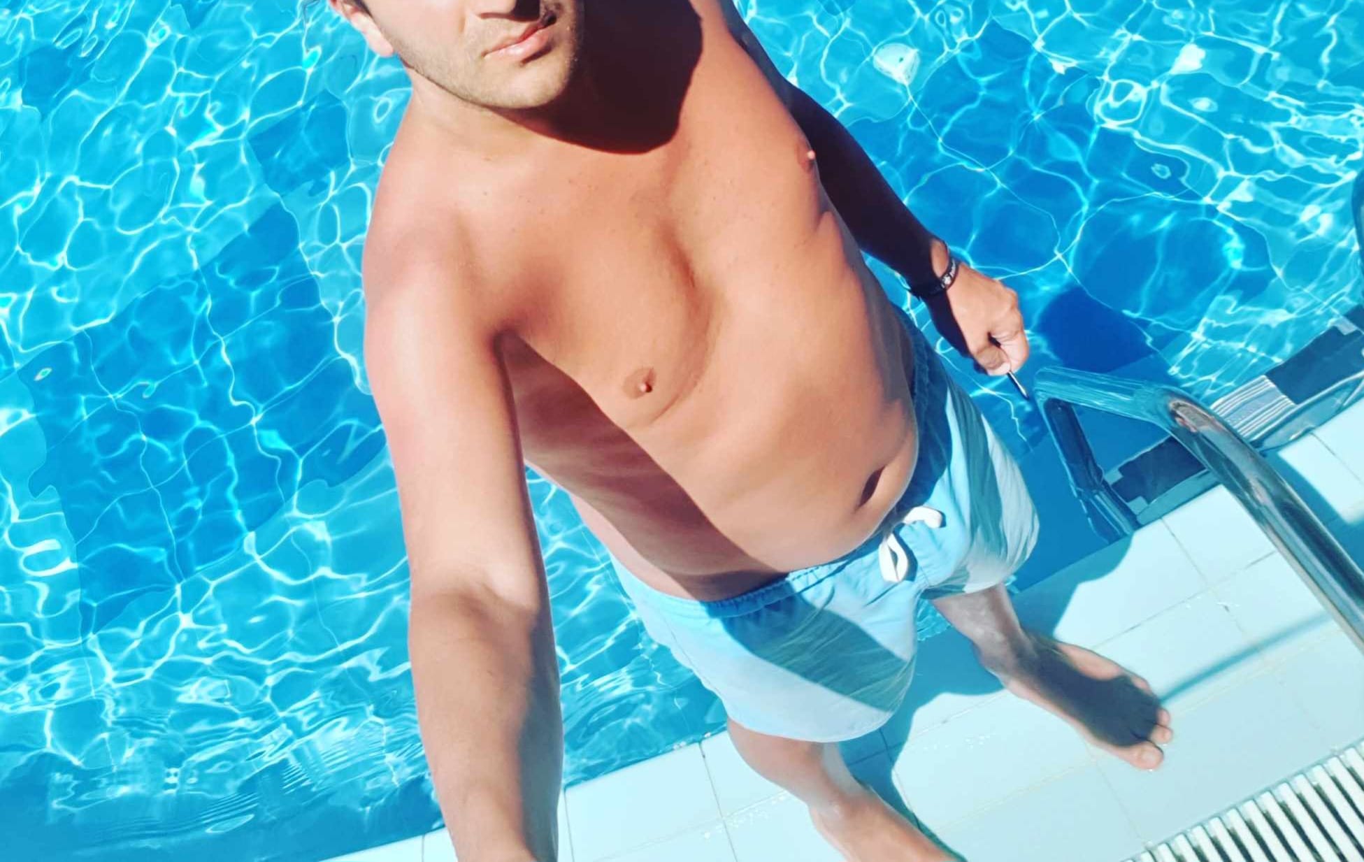 Escorte Sexy - Bucuresti - Dr?gu? singur caut domnii poten?i funciari discre?i care vor o experien?? unic? s? fac dragoste sunt Domnul Andrei vb ?i pe WhatsApp am loca?ie sector 3 Teodor Pallady singur .  .  putem merge la film plec?ri etc vb la telefon sau pe WhatsApp
