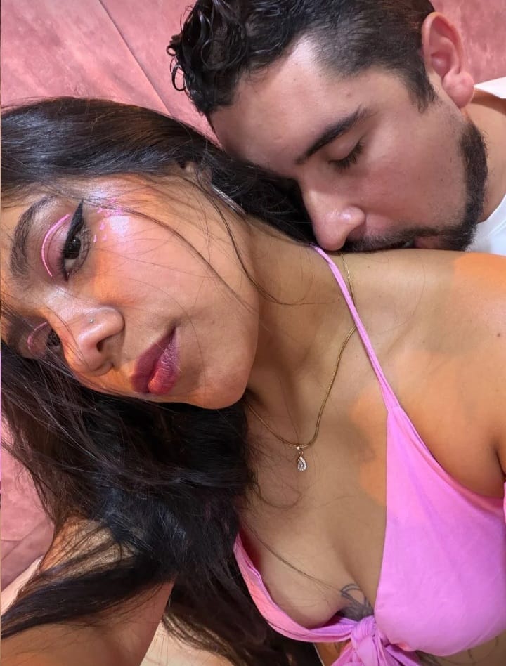 Bucuresti - Escorta Sexy - Buna ziua dragi no?tri suntem un cuplu so? ?i so?ie facem dragoste cu tine so?ul meu este bi poate face ?i cu tine dotat 18/4 suntem veni?i din Tm în Bucure?ti doar câteva zile lang parcul florilor Pantelimon discre?ie maxim? disponibil de la ora 7 pân? la ora 23 cu 20 minute înainte aveam ?i juc?rii strapon vibrator WhatsApp telegram dc tei saturat de rutina zilnica vrei ceva woo vrei ceva diferit te a?tept?m maturi discre?ie deschi?ii dominare