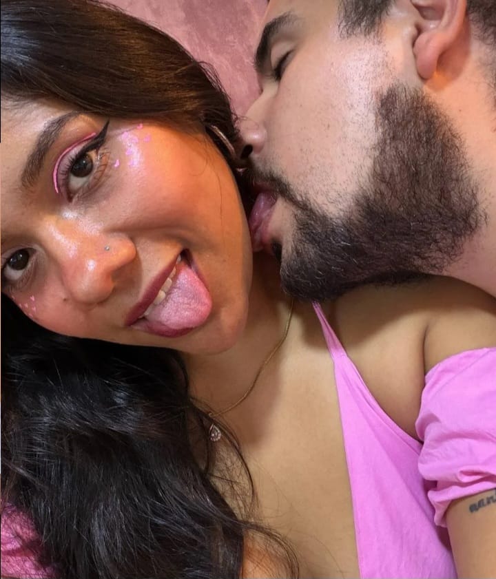 Bucuresti - Escorta Sexy - Buna ziua dragi no?tri suntem un cuplu so? ?i so?ie facem dragoste cu tine so?ul meu este bi poate face ?i cu tine dotat 18/4 suntem veni?i din Tm în Bucure?ti doar câteva zile lang parcul florilor Pantelimon discre?ie maxim? disponibil de la ora 7 pân? la ora 23 cu 20 minute înainte aveam ?i juc?rii strapon vibrator WhatsApp telegram dc tei saturat de rutina zilnica vrei ceva woo vrei ceva diferit te a?tept?m maturi discre?ie deschi?ii dominare