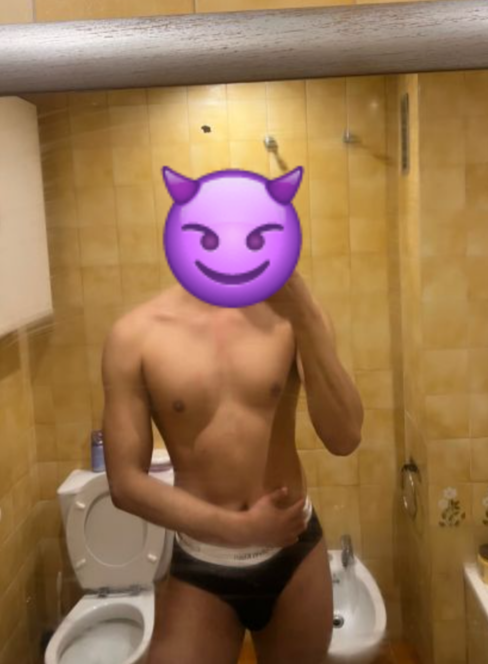 Pitești - Escorta Sexy - Salut!! Sunt Gabriel! Doar ast?zi in ora?ul t?u! Pentru mai multe detalii contacteaz?-m?