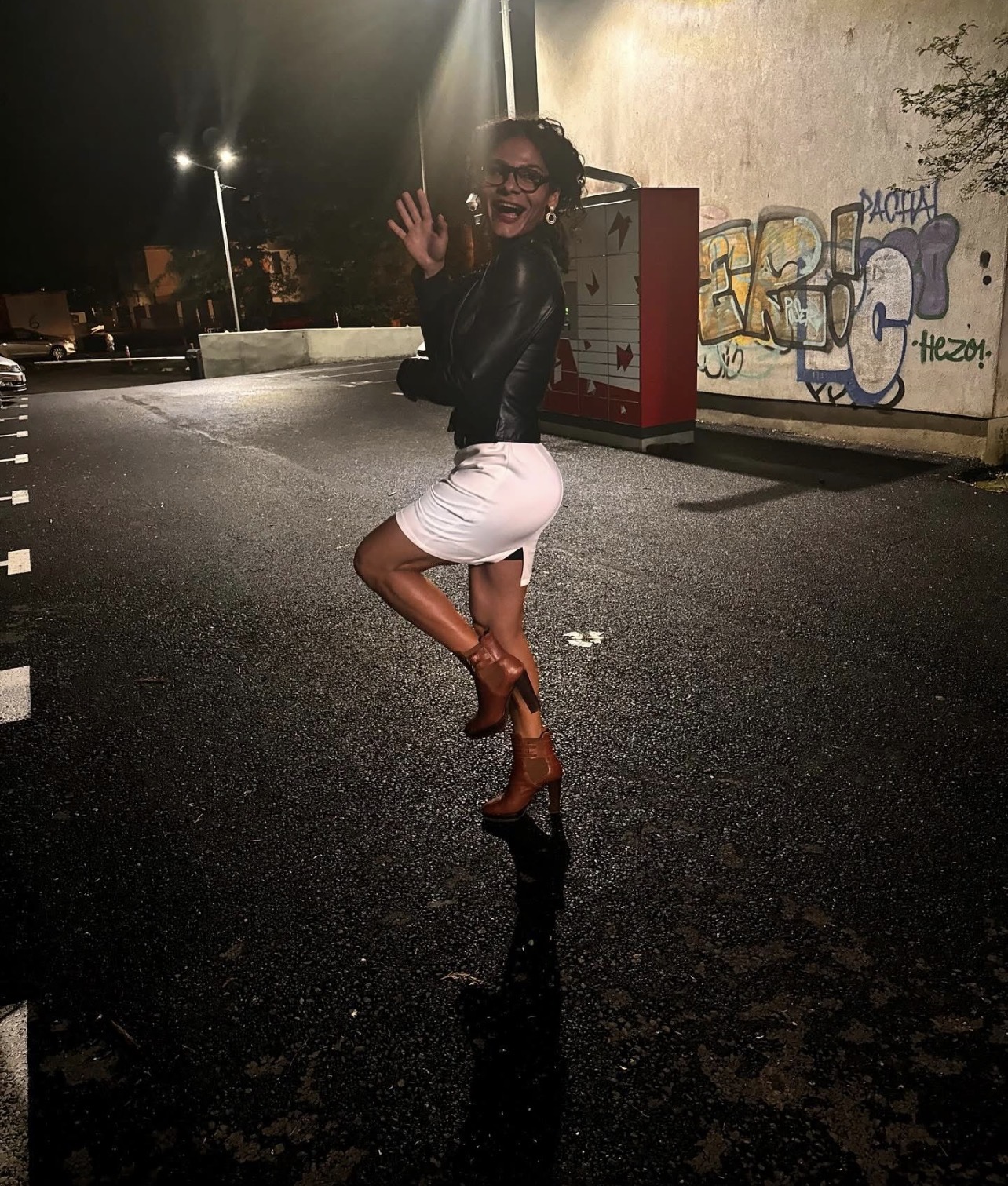 Bucuresti - Escorta Sexy - Nu r?spund la telefon va trebui s?-mi scrii doar în aplica?ia WhatsApp pentru mai multe detalii!