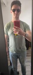 Constanta - Escorta Sexy - Sărut mâinile tuturor privitoarelor! Daca va tentează o evadare din cotidian vă satisfac fantezii la domiciliu.  Sunt un tip discret dornic de relații intime cu doamne