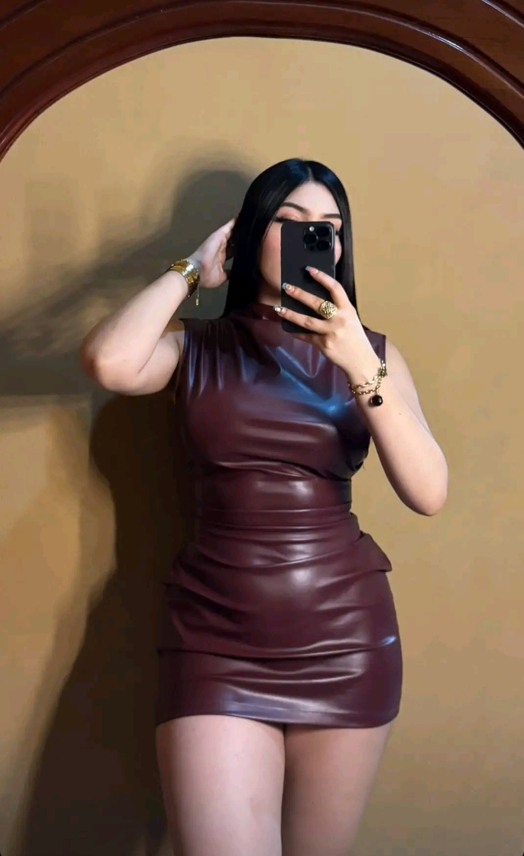 Escorta Sex - Escorta manierata am revenit.  Ofer companie si masaj terapeutic facut cu creme si uleiuri aromate domnilor manierati intr-o locatie discreta.  Locuri de parcare si ac.  Detalii la telefon.  - Telefon: 0755263517 