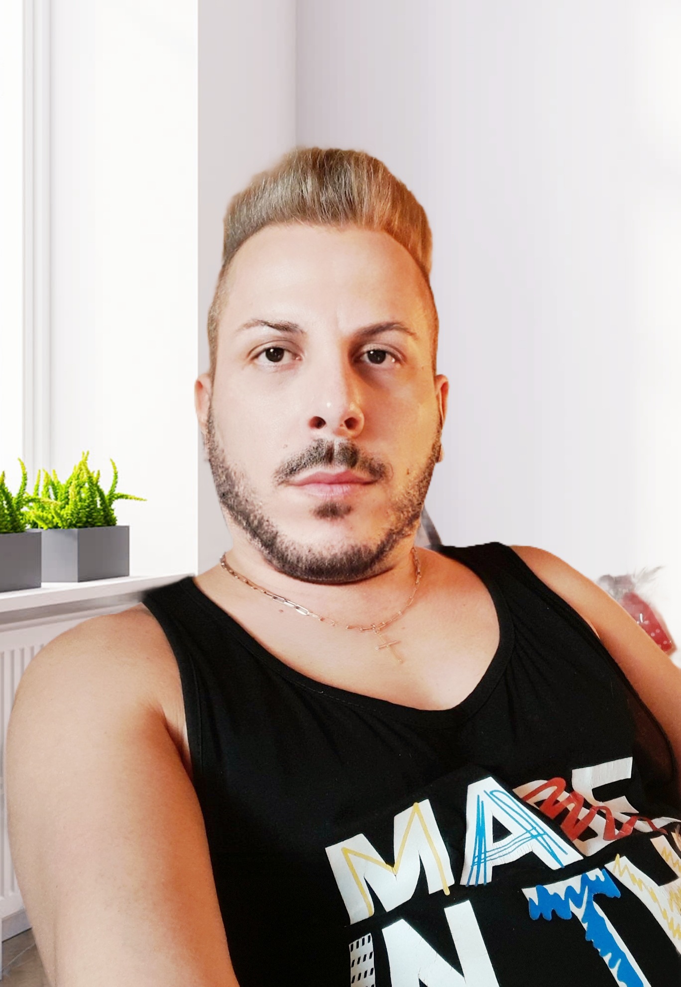 Bucuresti - Escorta Sexy - : Barbat ACTIV usor versatil cu experienta in domeniu ofer clipe de tandrete ca parte activa si verstil domnilor dornici ce experiente noi cu un barbat cu experienta ce-ti poate pune la dispozitie clipe unice relax.  Disponibil mai mult in timul zile, programarea se face cu o ora inainte, nu raspund la mesaje