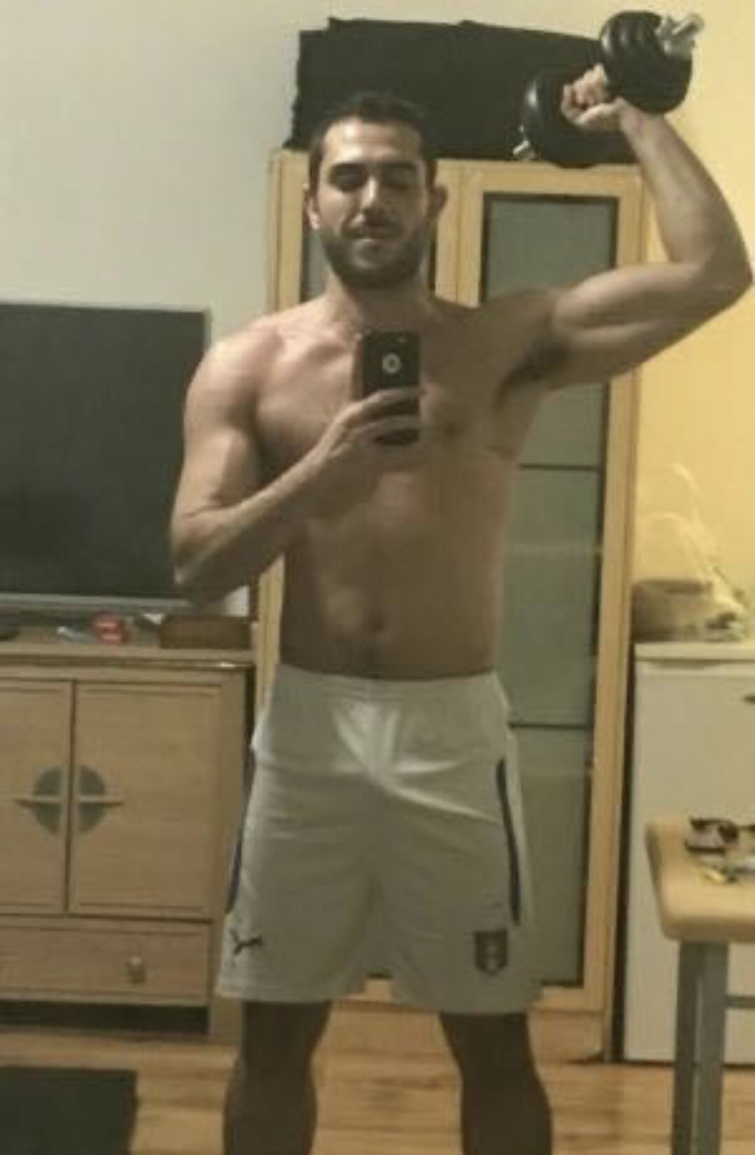 Bucuresti - Escorta Sexy - Salutare Pentru distractie contacteaza-ma Sunt Nicolae un barbat matur Evident cum observi' Inalt sportiv dotat carismatic pozitiv Imi place sex-ul contra cost Ma satisface sa primesc dupa ce am oferit Pasiunea mea este arta descoperirea omului muzica Vrei sa fi' omul care sta cu mine in pat ? Scrie mi mesajul tau si iti voi raspunde cand pot Videoclipuri clare cu s.  ex muie dom.  inare etc contra cost S.  ex pe camera contra cost S.  ex la tine sau la mine