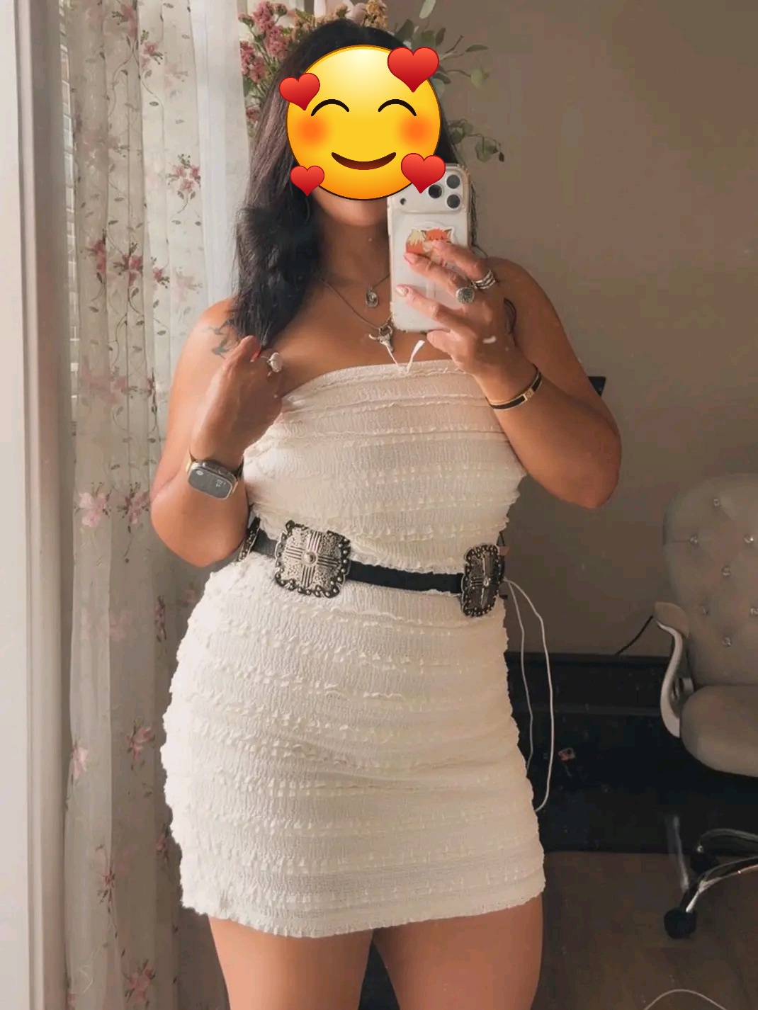 Escorta Sex - Escorta manierata am revenit.  Ofer companie si masaj terapeutic facut cu creme si uleiuri aromate domnilor manierati intr-o locatie discreta.  Locuri de parcare si ac.  Detalii la telefon.  - Telefon: 0741552756 