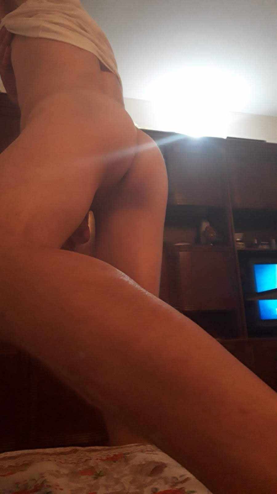 Bucuresti - Escorta Sexy - Escorta senzuala iti pot oferi companie, masaj de relaxare, intr-o ambianta placuta, clipe linistite la domiciliul meu nu fac deplasare sunt V.  p Astept domni seriosi si manierati.  Detalii la telefon