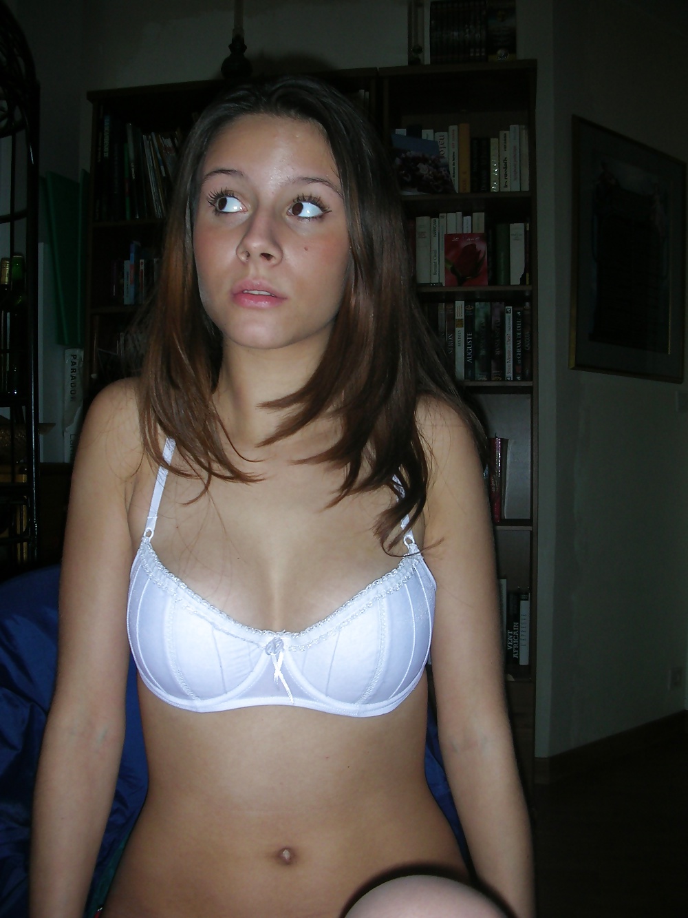 Bucuresti - Escorta Sexy - Ce faci, scumpete? Te-ai ratacit printre atatea fete?! Eu ma numesc Lidia.  Sunt aici doar pentru tine si nimic altceva nu mai conteaza.  Sper ca o sa imi acorzi sansa de a-ti arata de ce sunt in stare.   Las-ma sa te aduc pe calea EXTAZULUI.  .  .  0906-800-592 este telefonul meu, sau pt maxima discretie imi trimiti sms la nr 1533 cu numele meu, LIDIA si eu te voi contacta imediat (1, 3 eur/min si 1, 5eur/sms fara tva), dk esti major!