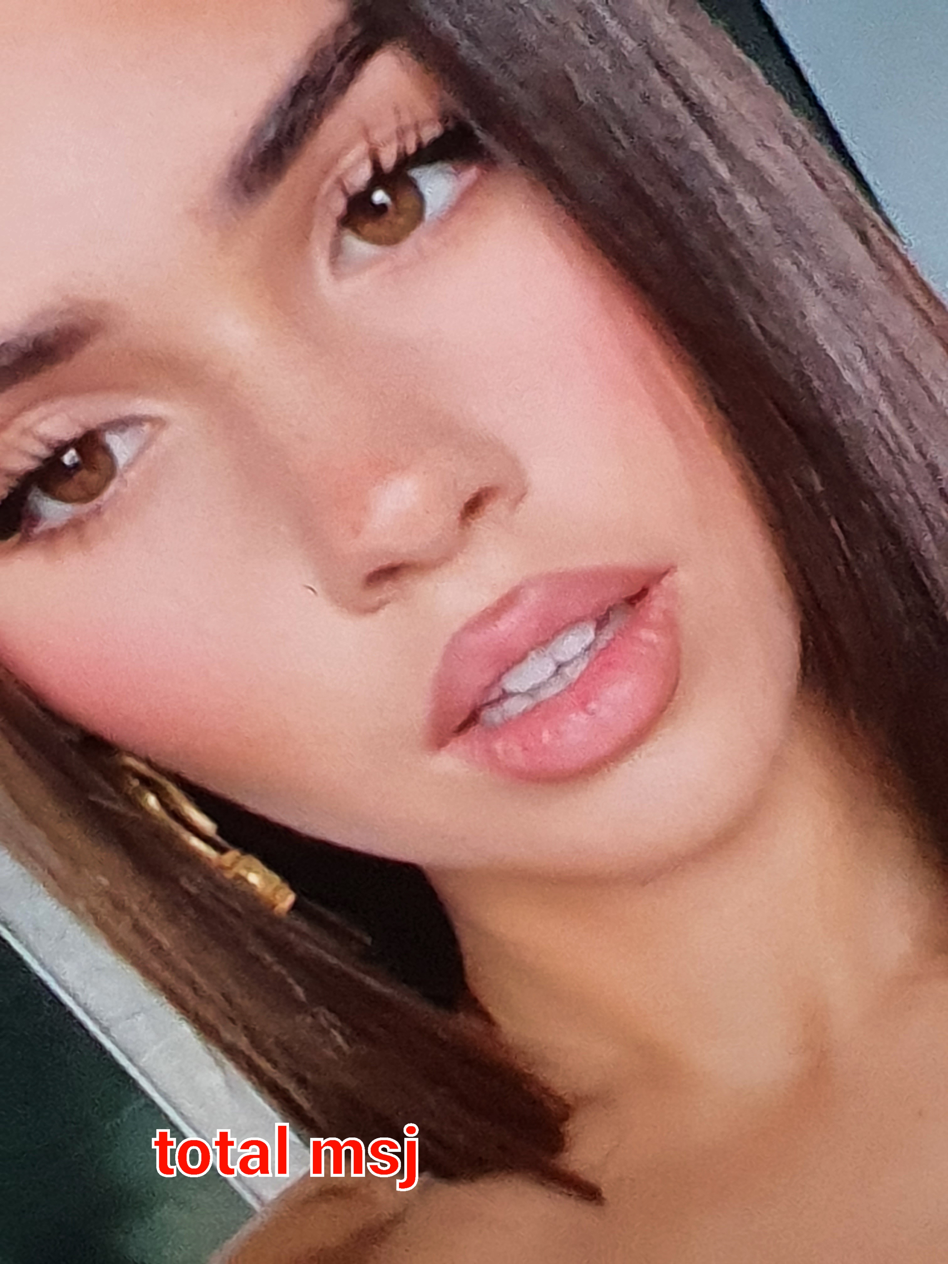 Escorte Sexy - Kurtea De Arges - Roscata discreta atenta la cerintele tale, ofer domnilor manierati companie si masaj terapeutic la domiciliul meu.  Ofer si cer seriozitate maxima, igiena garantata.  Detalii suplimentare la telefon. 
