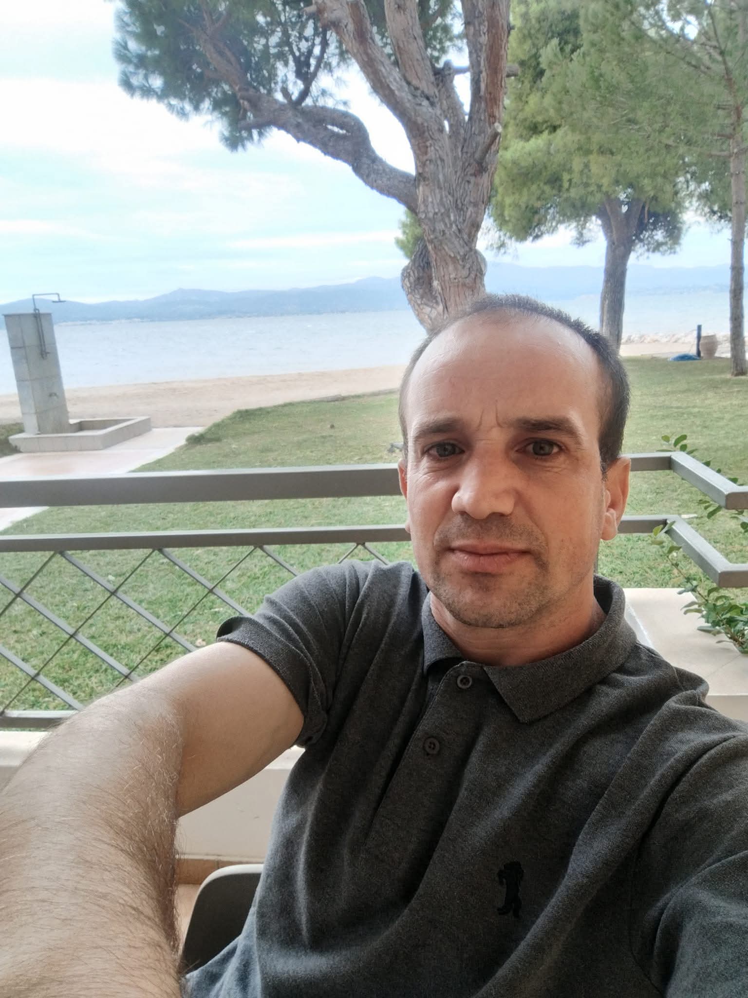 Escorta Sex - Matura mignona, cu experienta in arta masajului, ofer companie si un excelent masaj body relax si terapeutic domnilor manierati, singura in locatie.  Detalii la telefon.  - Telefon: 0732102642 