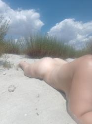 Escorte Sexy - București - Escorta senzuala iti pot oferi companie, suntem cuplu soț si soție vă asteptam să va descoperiți cele mai ascunse fantezii si secrete suntem deschisi si naturali vă așteptăm să vă descoperiți cele mai.  .  .  .  masaj de relaxare, intr-o ambianta placuta, clipe linistite la domiciliul meu sau al tau.  Astept domni seriosi si manierati.  Detalii la telefon